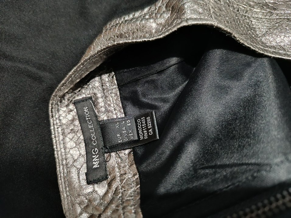 Mango Gri Deri Yılan Desenli Mini Etek - Görsel 3