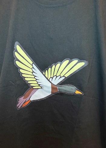 Siyah Baskılı Kadın Tişört - Görsel 2