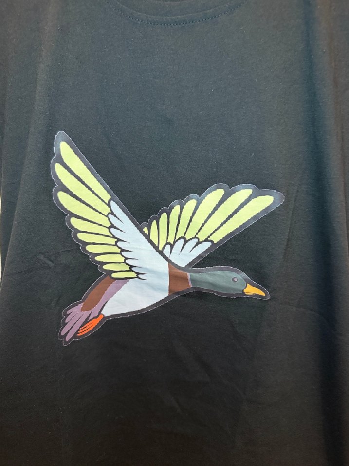 Siyah Baskılı Kadın Tişört - Görsel 2