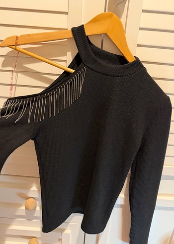 Zincir Detaylı Yüksek Yakalı Siyah Triko Kazak - Görsel 2