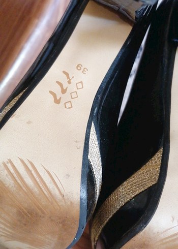 39 Beden Parlak Siyah Yılan Desenli Stiletto Topuklu