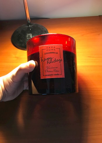 Kırmızı Zara Home Zencefilli Mum