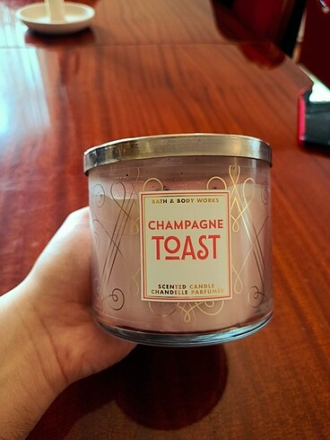 BATH & BODY WORKS Champagne Tost aromalı Özel Mum
