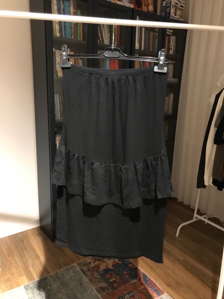 Siyah Fırfırlı Gotik Etek - Görsel 3