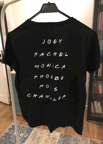 Mango marka özel koleksiyon FRİENDS temalı tişört - Görsel 4