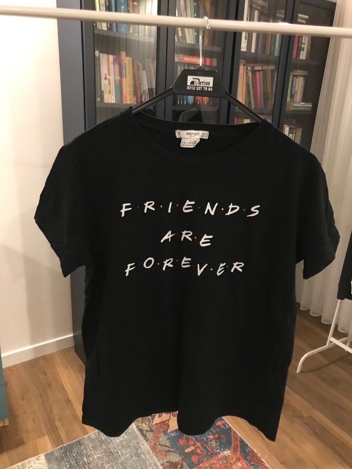 Mango marka özel koleksiyon FRİENDS temalı tişört - Görsel 3