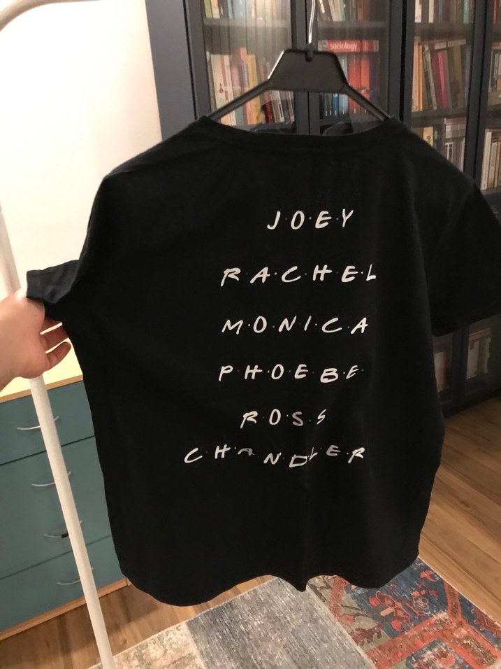 Mango marka özel koleksiyon FRİENDS temalı tişört - Görsel 2