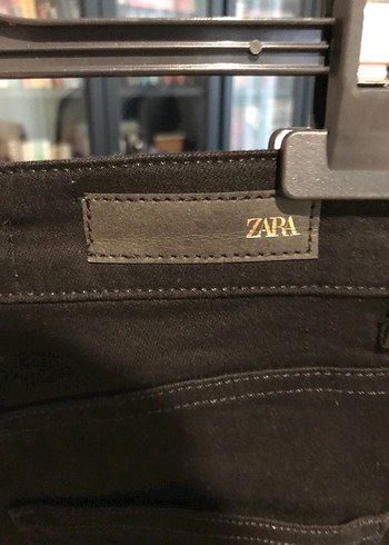 Zara marka özel seri pantolondur. - Görsel 8