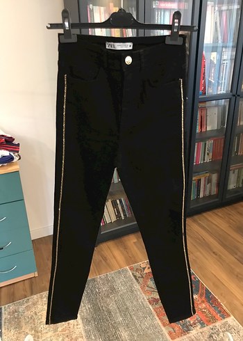 Zara marka özel seri pantolondur. - Görsel 6
