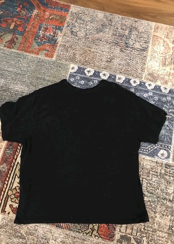 pull&bear marka özel makas eller baskılı tişörttür. - Görsel 4