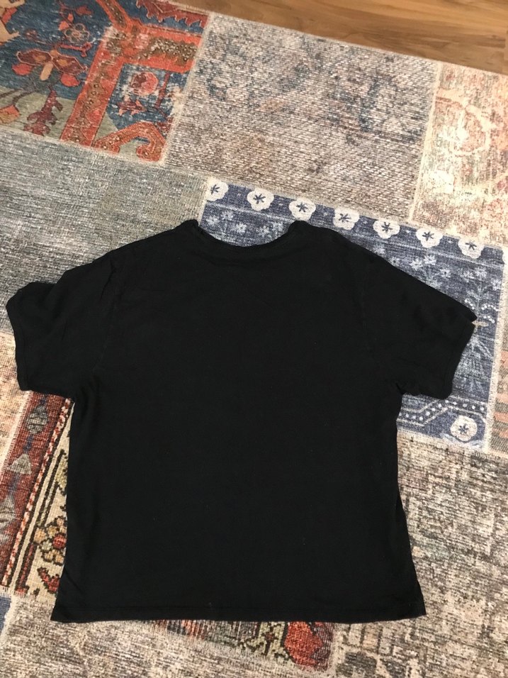 pull&bear marka özel makas eller baskılı tişörttür. - Görsel 4