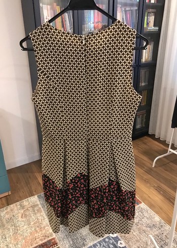 koton marka V Yaka Pilili Kahverengi Elbise - Görsel 2