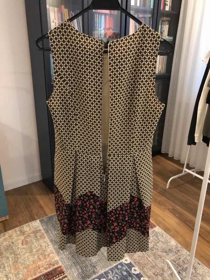 koton marka V Yaka Pilili Kahverengi Elbise - Görsel 5