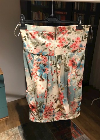 Kadın kısa güzel ve şık bir üründür - Görsel 4