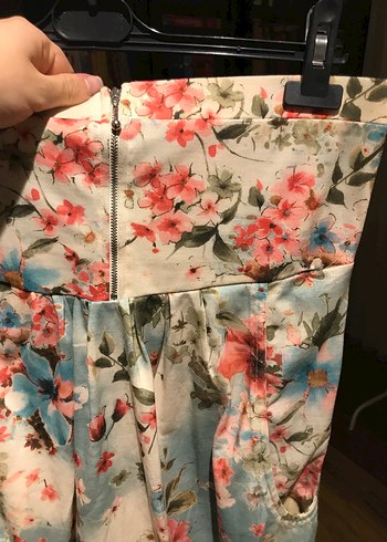 Kadın kısa güzel ve şık bir üründür - Görsel 2