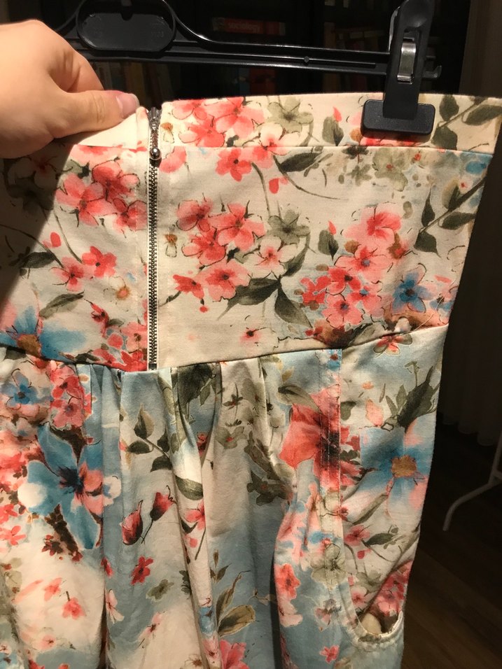 Kadın kısa güzel ve şık bir üründür - Görsel 2