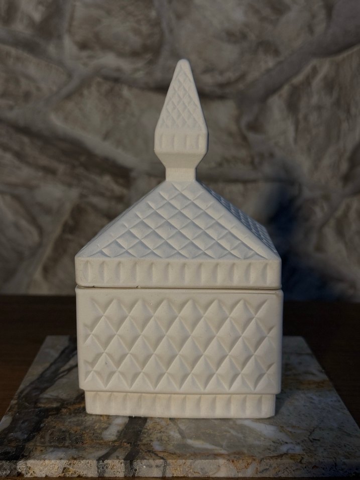 Beyaz Desenli Kapaklı Kare Kutu - Görsel 2