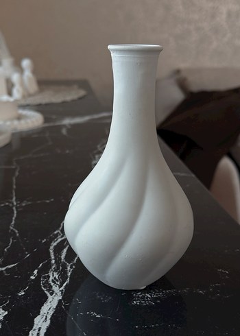 Beyaz Dalgalı Seramik Vazo - Görsel 2