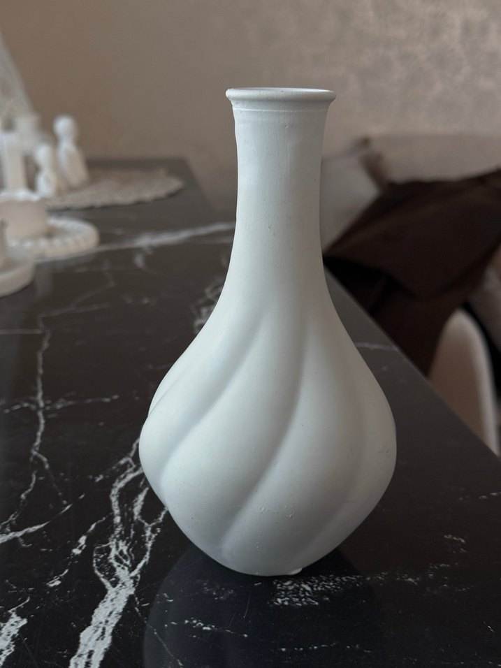 Beyaz Dalgalı Seramik Vazo - Görsel 2