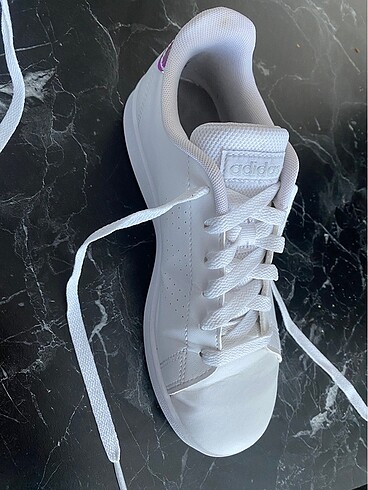 36 Beden Adidas beyaz ayakkabı