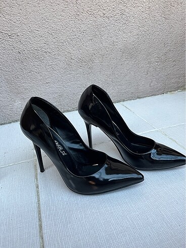 38 Beden siyah Renk Siyah rugan stiletto