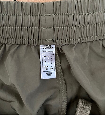 l Beden Adidas spor şort