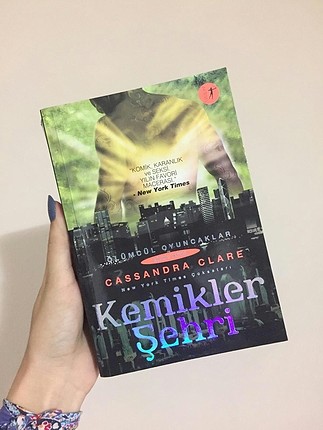 Kemikler şehri kitap