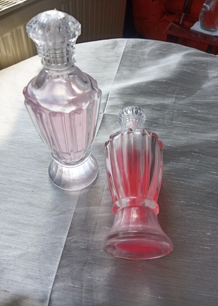 İki adet kolonya şişesi  - Görsel 4