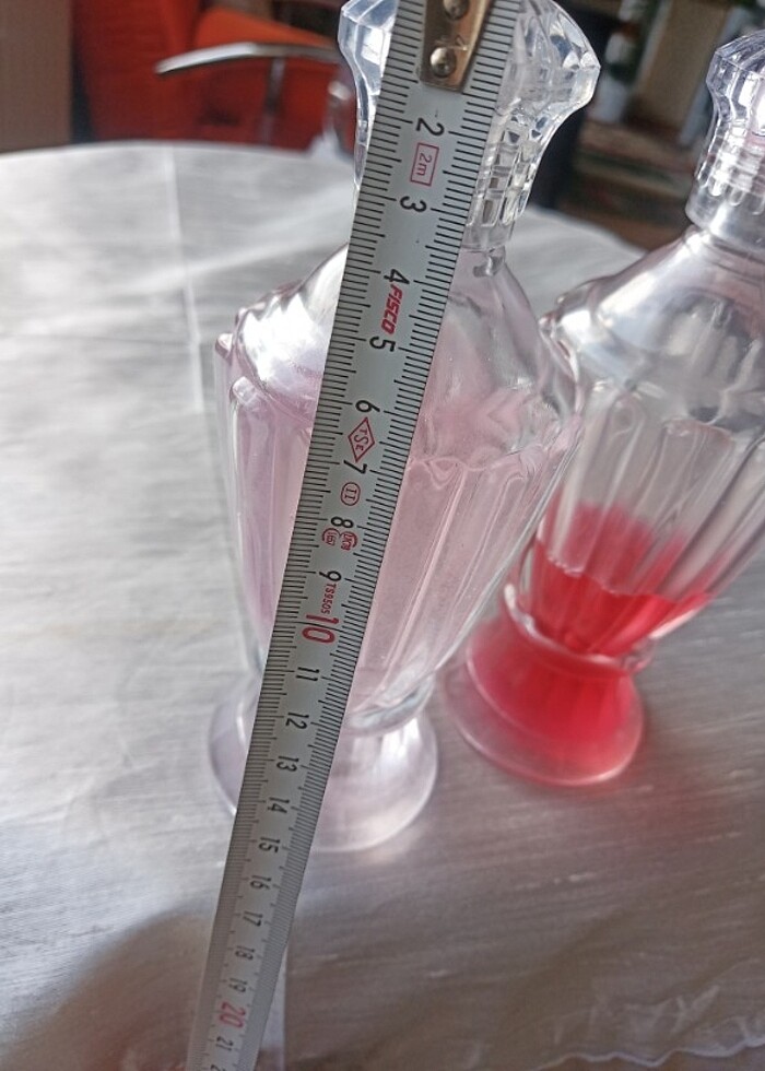 İki adet kolonya şişesi  - Görsel 5