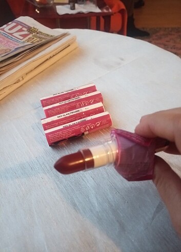 Avon Avon ruj