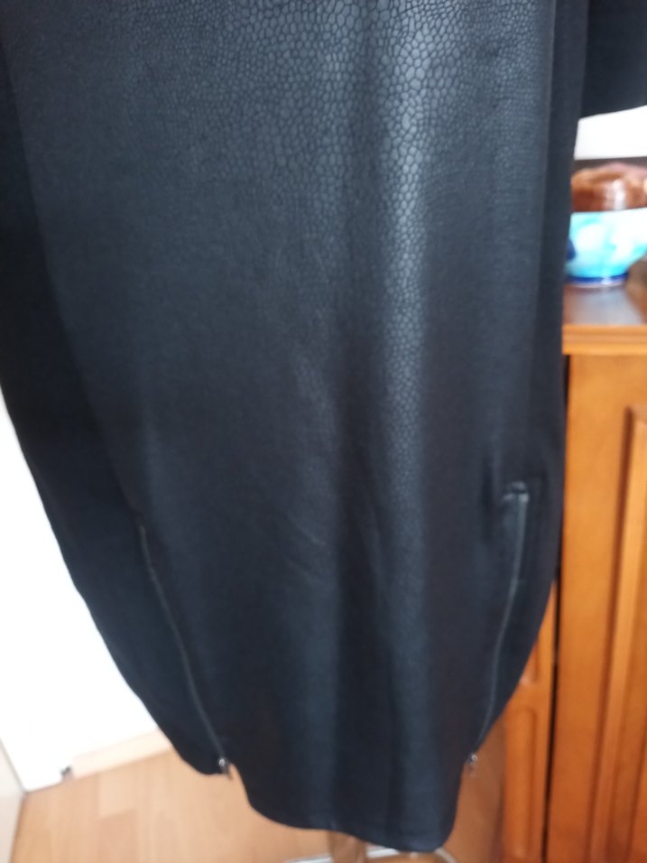 Önü Deri Görünümlü Elbise - Görsel 4