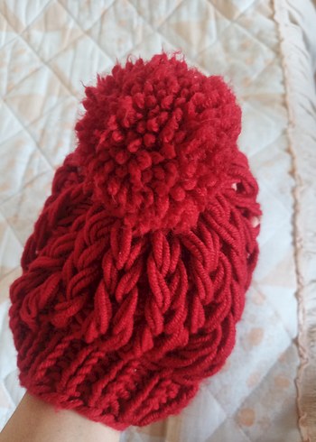 Kırmızı Örgü Ponponlu Kadın Bere - Görsel 3