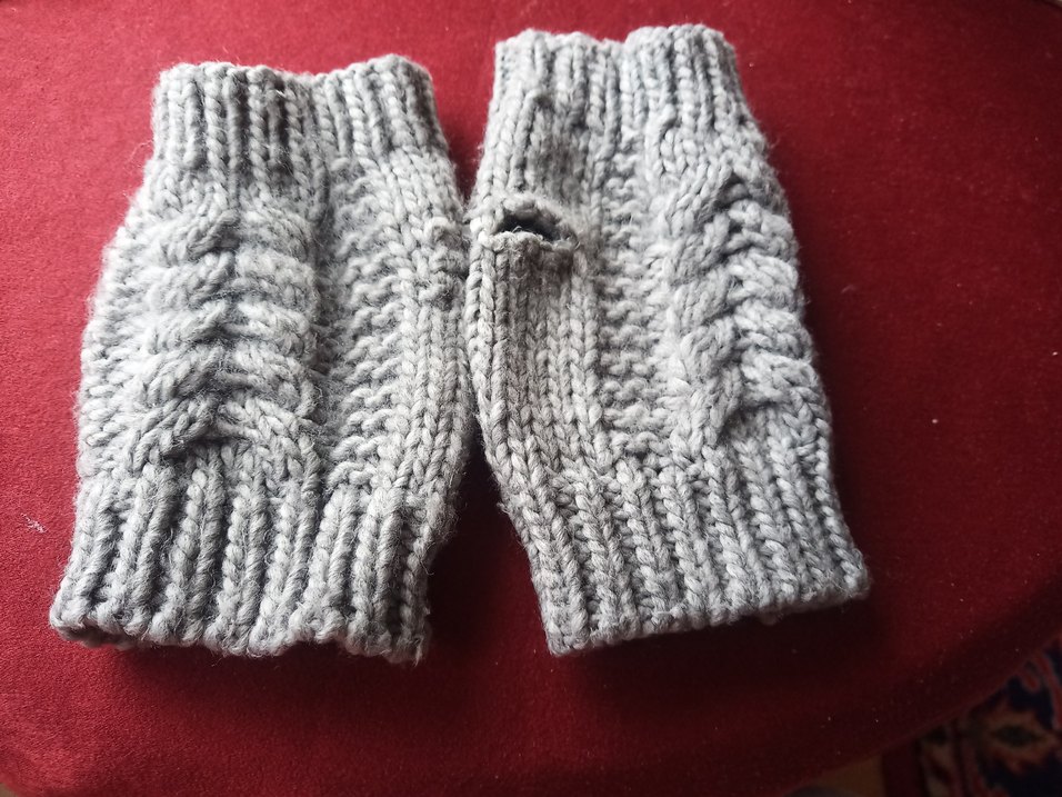 Gri Örgü Kadın Eldiveni - Görsel 4