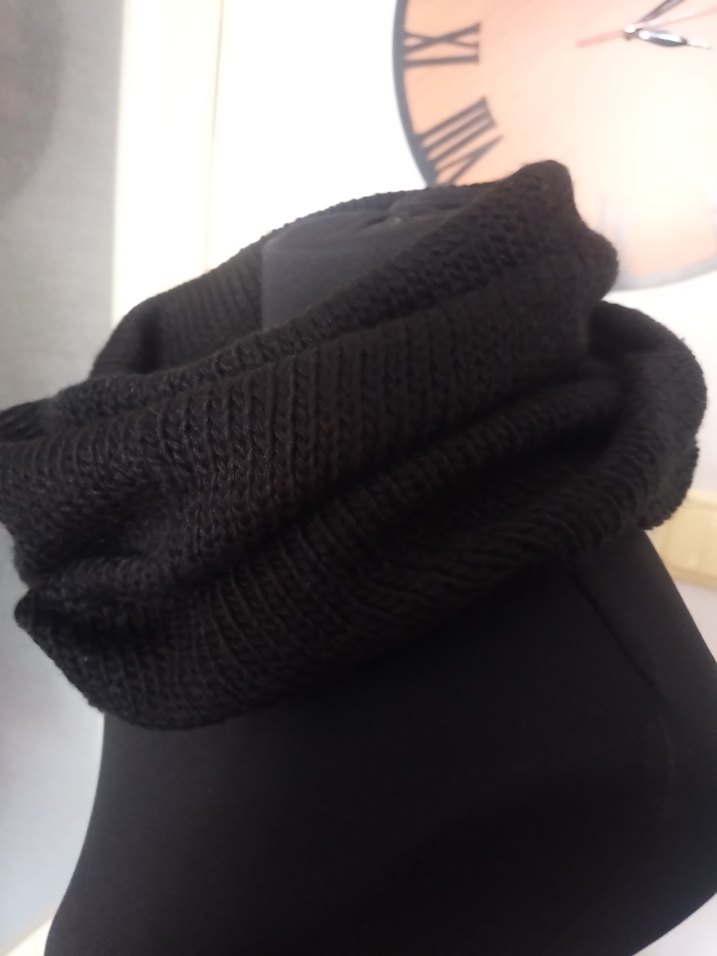 Siyah Dikişsiz Boyunluk - Görsel 2