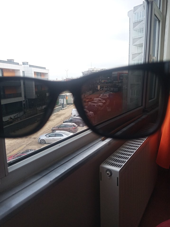 Kadın Siyah Minimalist Güneş Gözlüğü - Görsel 5