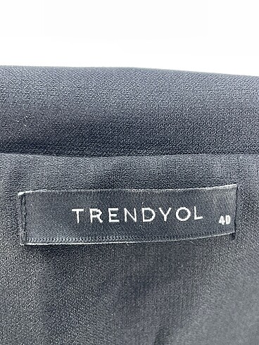 40 Beden siyah Renk Trendyol & Milla Blazer %70 İndirimli.