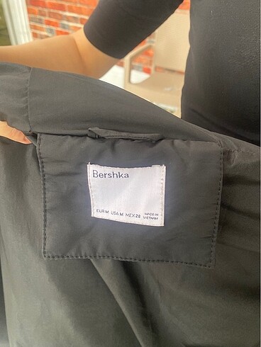 l Beden bershka mont