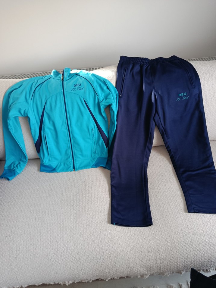 D. E. Ü. 75 . Yıl Orta okulu eşofman takımı - Görsel 3