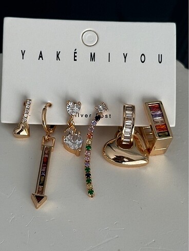 Diğer Çoklu Gold Renkli Taşlı Çelik Küpe Set