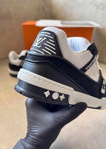Louis Vuitton Louis Vuitton Unisex Beyaz Siyah Spor Ayakkabı