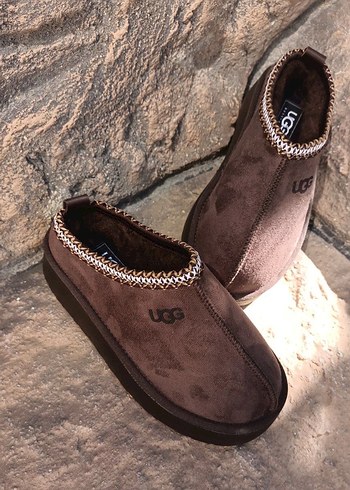UGG Kahverengi Süet Kürklü Kadın Terlik