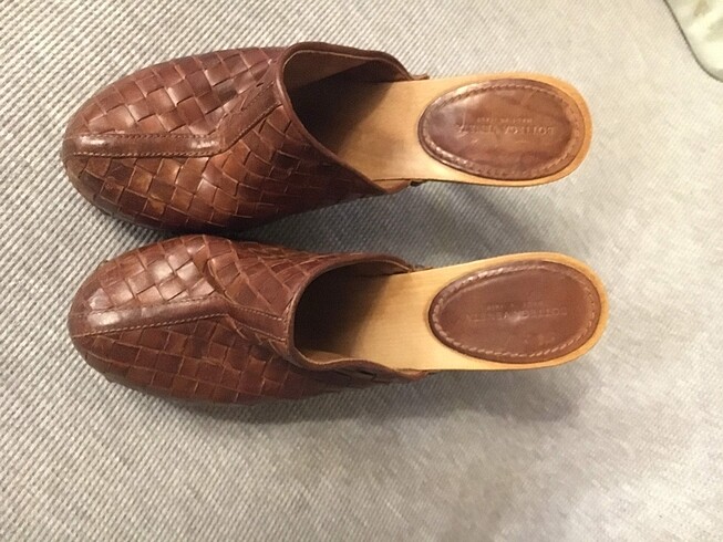 Bottega venetta terlik