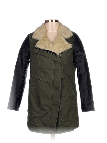 Bershka Kaban %70 İndirimli.