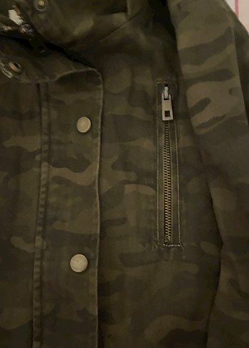 Kapüşonlu Kamuflaj Desenli Kadın Ceket - Görsel 4