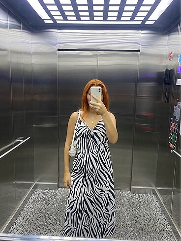Zebra askılı elbise
