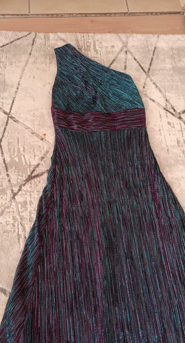 V Yaka Çok Renkli Pilili Uzun Kadın Elbise - Görsel 2