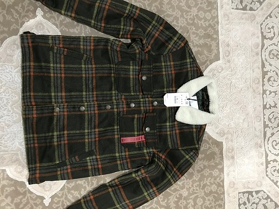 PULL&BEAR Yakası Kürklü Mont