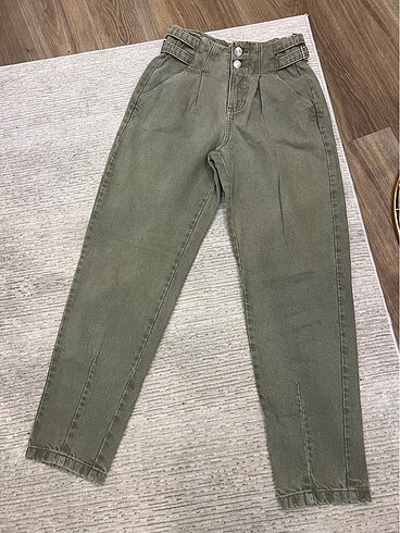BERSHKA jean