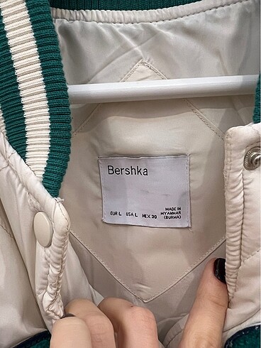 l Beden ten rengi Renk BERSHKA ceket