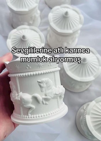 Beyaz Kabartmalı Mumu ve Kapaklı Mumluk - Görsel 2